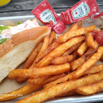 The Wyld Dock Bar - Shrimp roll - New American Near Me - Savannah, Georgia