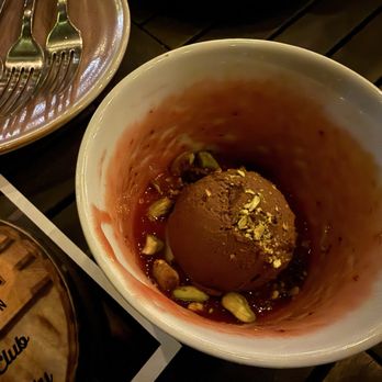 Revolution Winery & Kitchen - Chocolate mousse - Vegan Near Me - Sacramento, California
