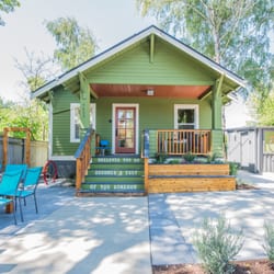 Shift Vacation Rentals - The exterior of Front Break- 4 bedroom 2 bathroom vacation rental in the hot Mississippi District!