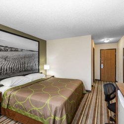 Super 8 by Wyndham Storm Lake - Guest room