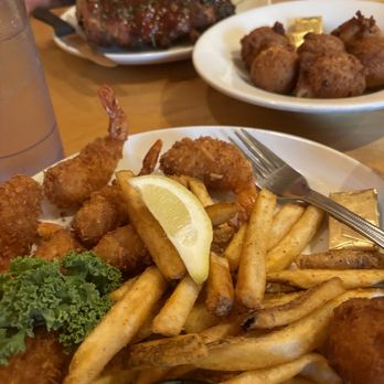 Mulligan's Grille in Historic Cottage Row - Seafood Near Me - Nags Head, North Carolina