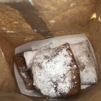 Le Bon Temps - Classique beignets - Bakeries Near Me - Dallas, Texas
