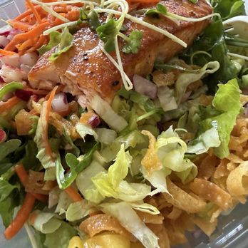 LEORA - Chinese chicken salad with sub of Salmon - Breakfast & Brunch Near Me - Beverly Hills, California
