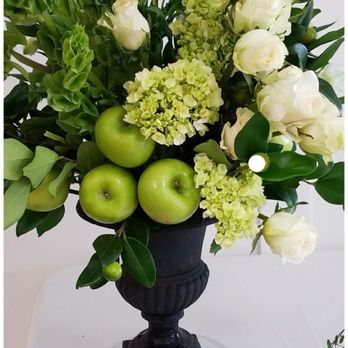 Dave's Flower Box - Flower design for gorgeous garden party and the cuisine tables . - Florists Near Me - San Diego, California Dave's Flower Box - Flower design for gorgeous garden party and the cuisine tables . - Florists Near Me - San Diego, California
