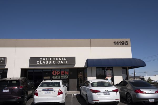 CALIFORNIA CLASSIC CAFE - Updated May 2024 - 123 Photos & 147 Reviews ...