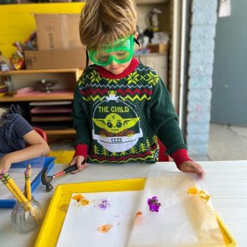 Lagoon Playgroup - Hammer art! They pounded the flowers with their hammers to transfer the colors - Preschools Near Me - Long Beach, California Lagoon Playgroup - Hammer art! They pounded the flowers with their hammers to transfer the colors - Preschools Near Me - Long Beach, California