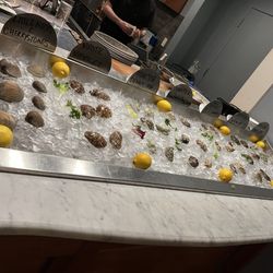 Liv's Oyster Bar & Restaurant - Oysters & Clams