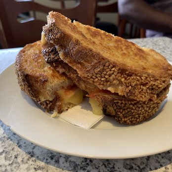 Bridgewater Bay Cafe - Toastie - Cafes Near Me - Cape Bridgewater, VIC