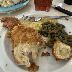 Hearth Restaurant - Fried chicken, green beans and corn
