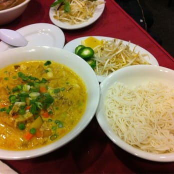 Pho 99 Authentic Vietnamese - Curry fish w/ vermicelli noodles - Vietnamese Near Me - Shoreline, Washington