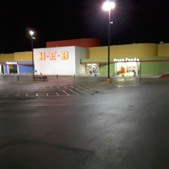 H-E-B - HEB as it looks at 0545 in the morning - Grocery Near Me - San Antonio, Texas