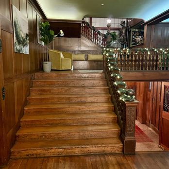 Cedar Gables Inn - Bed & Breakfast Near Me - Napa, California