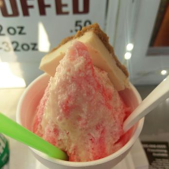 Brooke's Sno-World - That cheese cake on the side... - Ice Cream & Frozen Yogurt Near Me - Houma, Louisiana