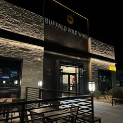 Buffalo Wild Wings - Beautiful lit up outside and good for outdoor seating