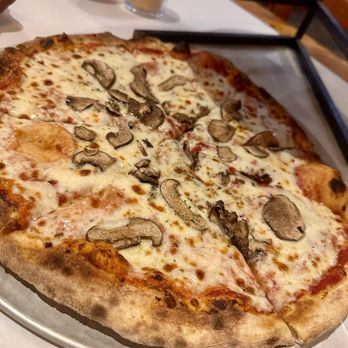FM pizza oven - MUSHROOM PIE - Pizza Near Me - Melbourne, Florida FM pizza oven - MUSHROOM PIE - Pizza Near Me - Melbourne, Florida