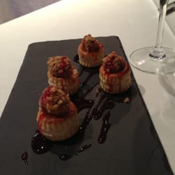 Bolitas de foie en tartaletas.