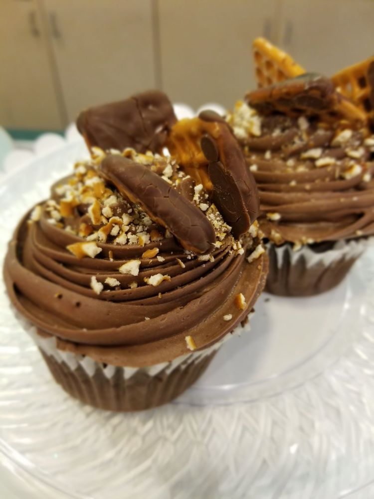 COASTAL CAKES AND CONFECTIONS 21 Photos Desserts 3800 Gulf Shores