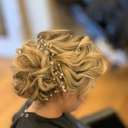 Hair 2 Dye 4 Salon - Just magnificent wedding hair