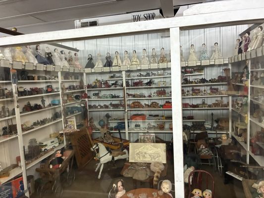 Pioneer Village by null