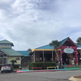 LuLu's Destin - Front of the building view walking up - Seafood Near Me - Destin, Florida