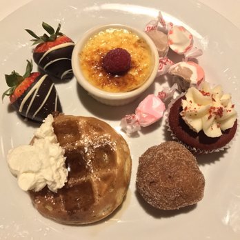Shaw's Crab House - Mother's Day brunch buffet options - Seafood Near Me - Chicago, Illinois Shaw's Crab House - Mother's Day brunch buffet options - Seafood Near Me - Chicago, Illinois