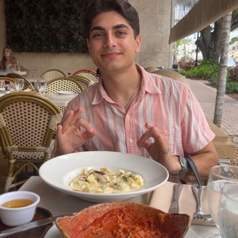 Vergina - Eating outside at Vergina - Italian Near Me - Naples, Florida