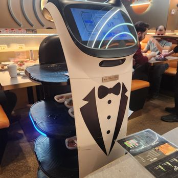 STR Sushi Taku Rotary - Food delivery robot - Conveyor Belt Sushi Near Me - Chicago, Illinois STR Sushi Taku Rotary - Food delivery robot - Conveyor Belt Sushi Near Me - Chicago, Illinois