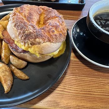 Le Petit Café - Breakfast bagel and Cafe Americano - Food Trucks Near Me - Troutdale, Oregon Le Petit Café - Breakfast bagel and Cafe Americano - Food Trucks Near Me - Troutdale, Oregon