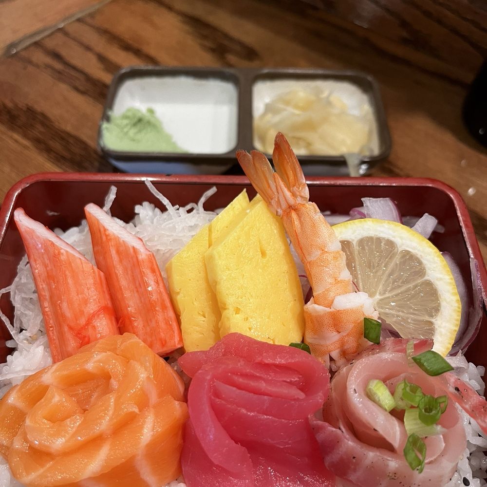Umi Sushi - Chirashi Bowl - Japanese Near Me - Garland, Texas