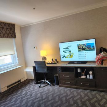 Hilton Boston Park Plaza - large room - Hotels Near Me - Boston, Massachusetts Hilton Boston Park Plaza - large room - Hotels Near Me - Boston, Massachusetts