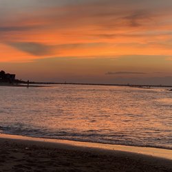 Willoughby Beach - Sunset on Willoughby Spit!