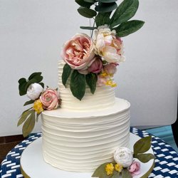 Bear Mountain Bakery & Cafe - Custom Wedding Cakes