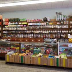TT Market - Traditional Chinese medicine and herbs section