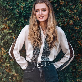 KatLee D Photography - Senior Photoshoot / Ivy Wall - Session Photography Near Me