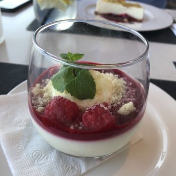 360 Restaurant - yogurt panna cotta - Canadian (New) Near Me - Toronto, Ontario