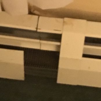 Eagle Mountain House - Guess they ran out of baseboard - Hotels Near Me - Jackson, New Hampshire