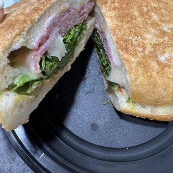 Il Pizzaiolo - Italian muffuletta - Italian Near Me - Warrendale, Pennsylvania Il Pizzaiolo - Italian muffuletta - Italian Near Me - Warrendale, Pennsylvania