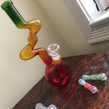 Lucky Smoke Shop - Tobacco Shops Near Me - Chicago, Illinois