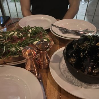 OSTE - Mussels and pizza - Italian Near Me - Los Angeles, California OSTE - Mussels and pizza - Italian Near Me - Los Angeles, California