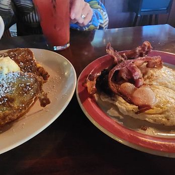 Mandy's Family Restaurant - Sweet Stuff Meal - American Near Me - Eugene, Oregon