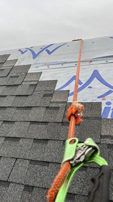 Escalante roofing Logo