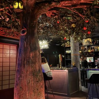 Wild Orange - Interior - Cocktail Bars Near Me - Honolulu, Hawaii