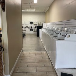 Columbiabay Pizza Restaurant & Sports Bar - Laundromat area in the back