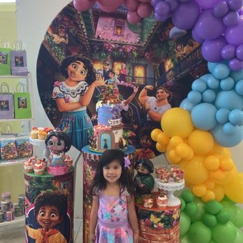 DreamyxBalloons - Balloon garland - Party Supplies Near Me DreamyxBalloons - Balloon garland - Party Supplies Near Me
