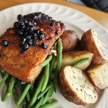 Basecamp Brewing - Blueberry maple glazed salmon - Brewpubs Near Me - Lincoln, New Hampshire