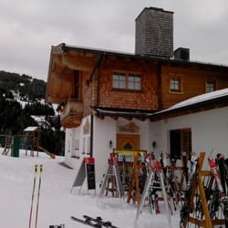 Ederalm - Outside building