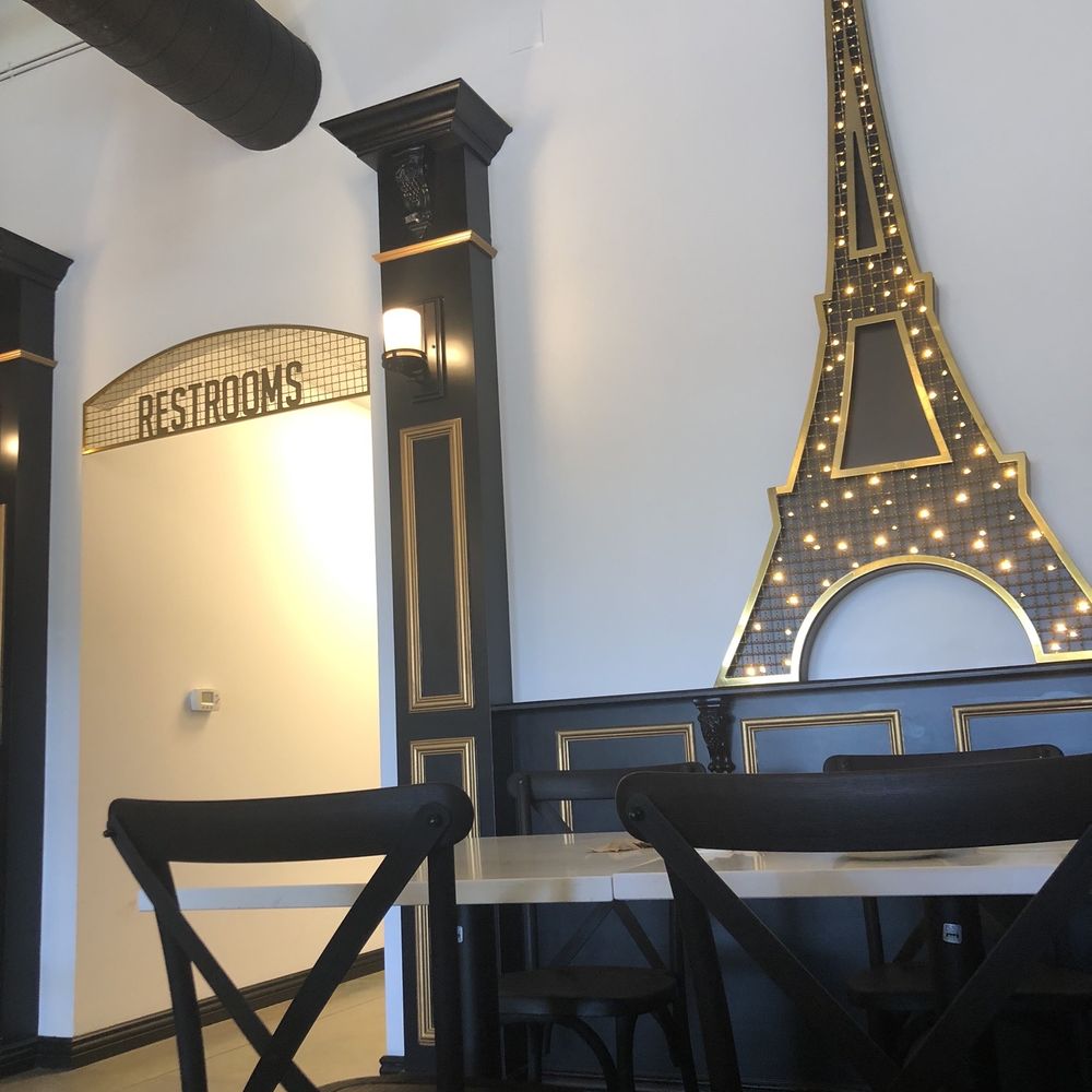 Le Coffee Shop - Cute Paris vibe - Breakfast & Brunch Near Me - Temecula, California
