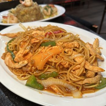 Mojitos Bar & Restaurant - Chicken Lo Mein - Puerto Rican Near Me - Springfield, Massachusetts Mojitos Bar & Restaurant - Chicken Lo Mein - Puerto Rican Near Me - Springfield, Massachusetts