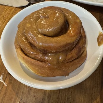 Floret - Pumpkin cinnamon roll - Vegetarian Near Me - Seattle, Washington