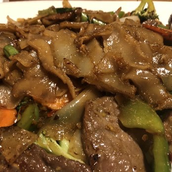 Thai Stellar - Drunken noodles with beef - Thai Near Me - Webster, Texas Thai Stellar - Drunken noodles with beef - Thai Near Me - Webster, Texas